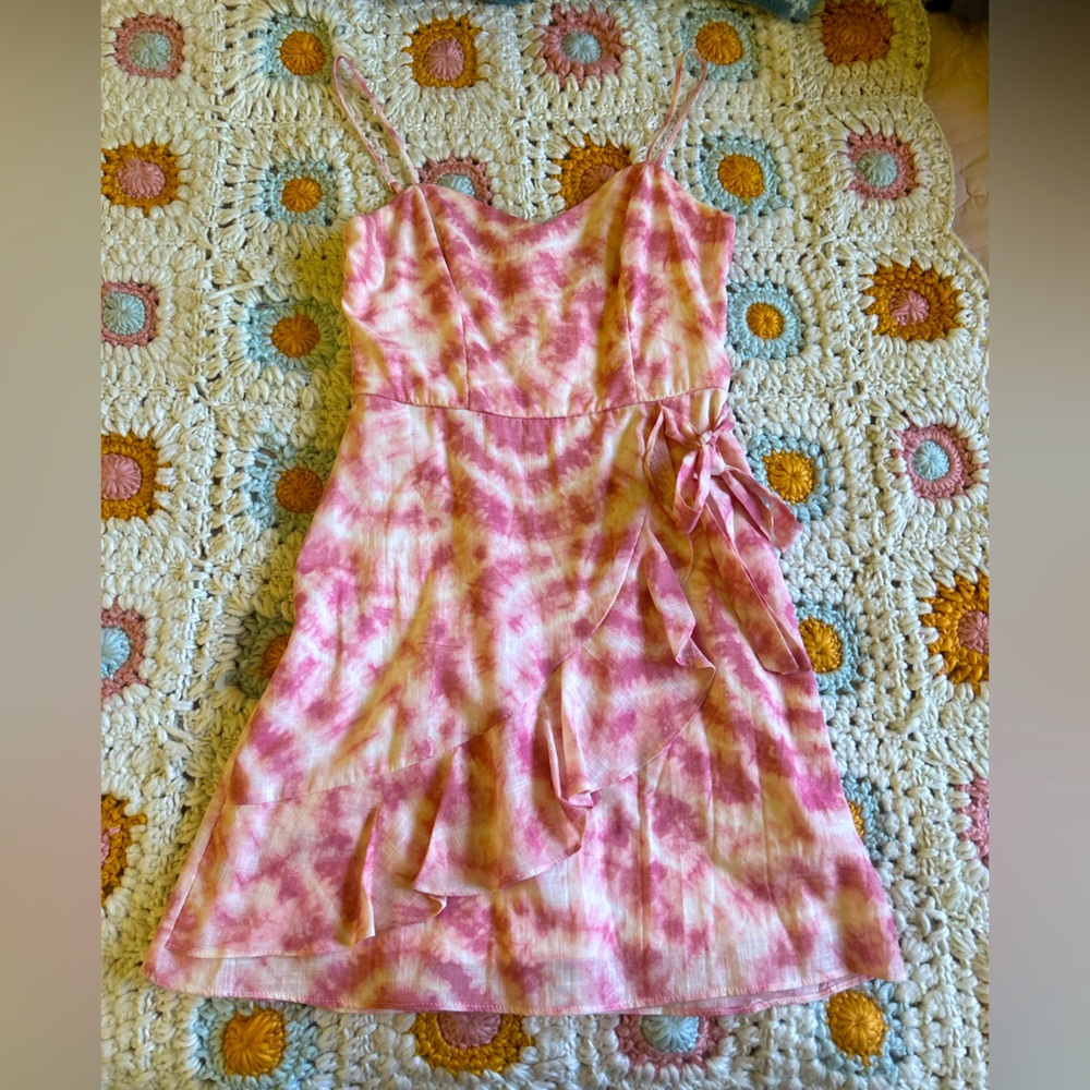adorable tie dye pink mini dress 💖